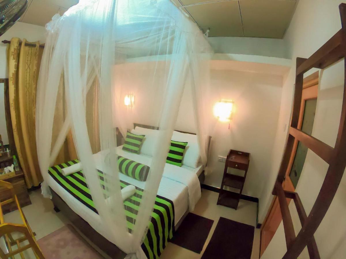 Ritz Inn Ella Kültér fotó