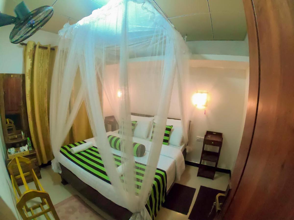 Ritz Inn Ella Kültér fotó