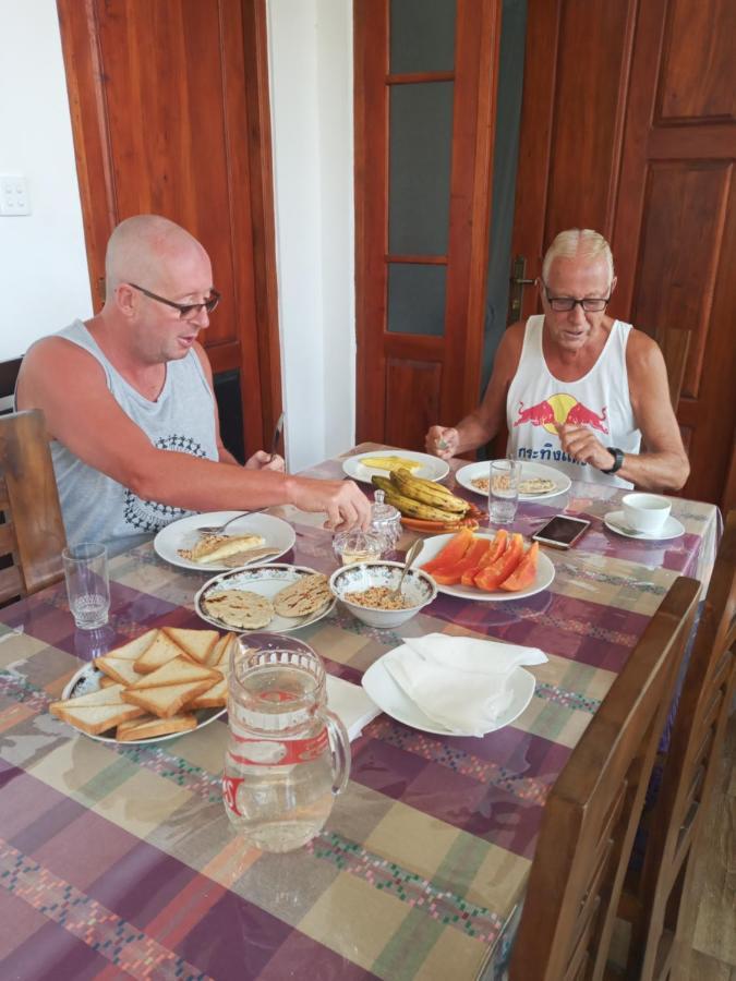 Ritz Inn Ella Kültér fotó