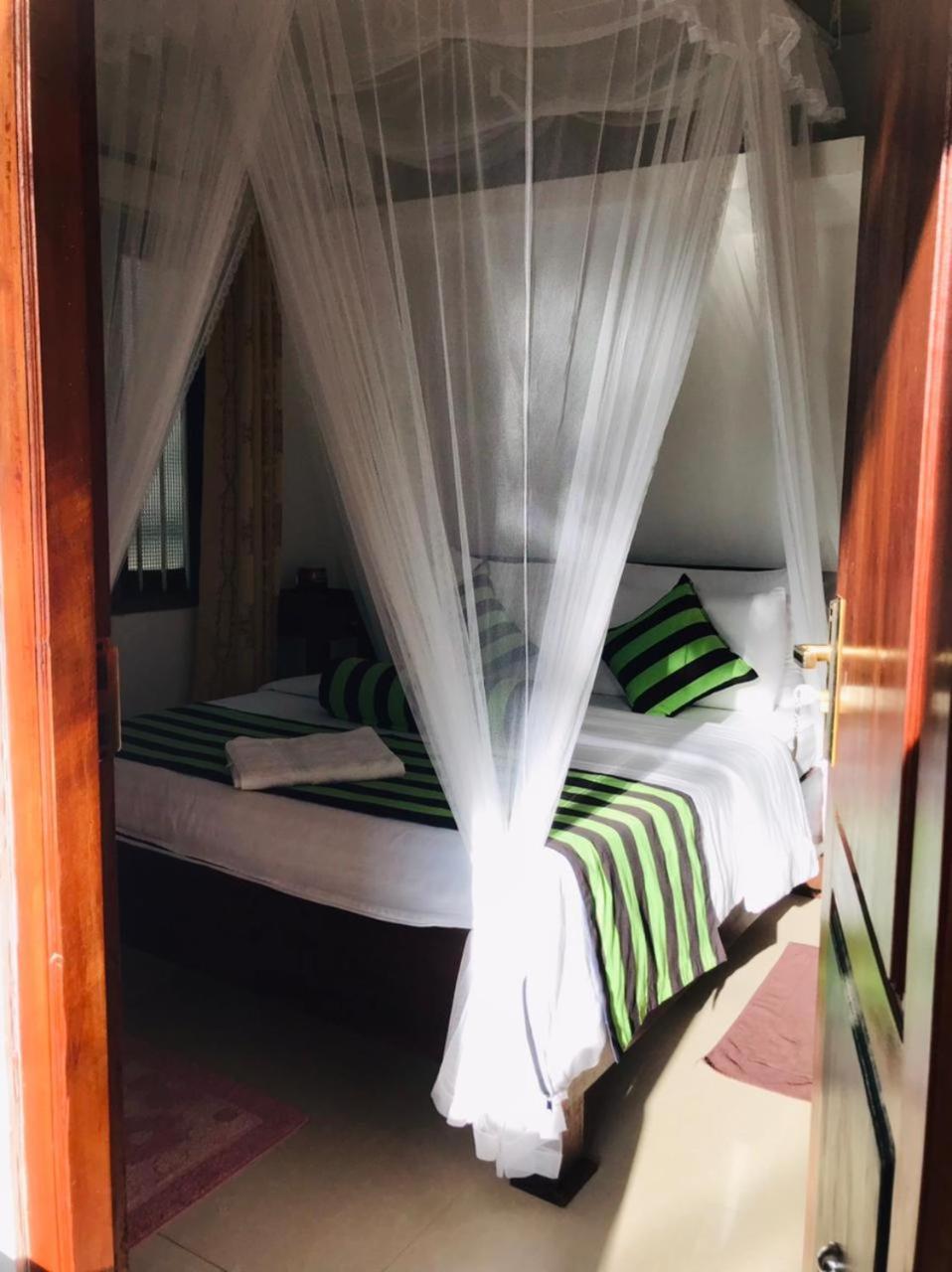 Ritz Inn Ella Szoba fotó