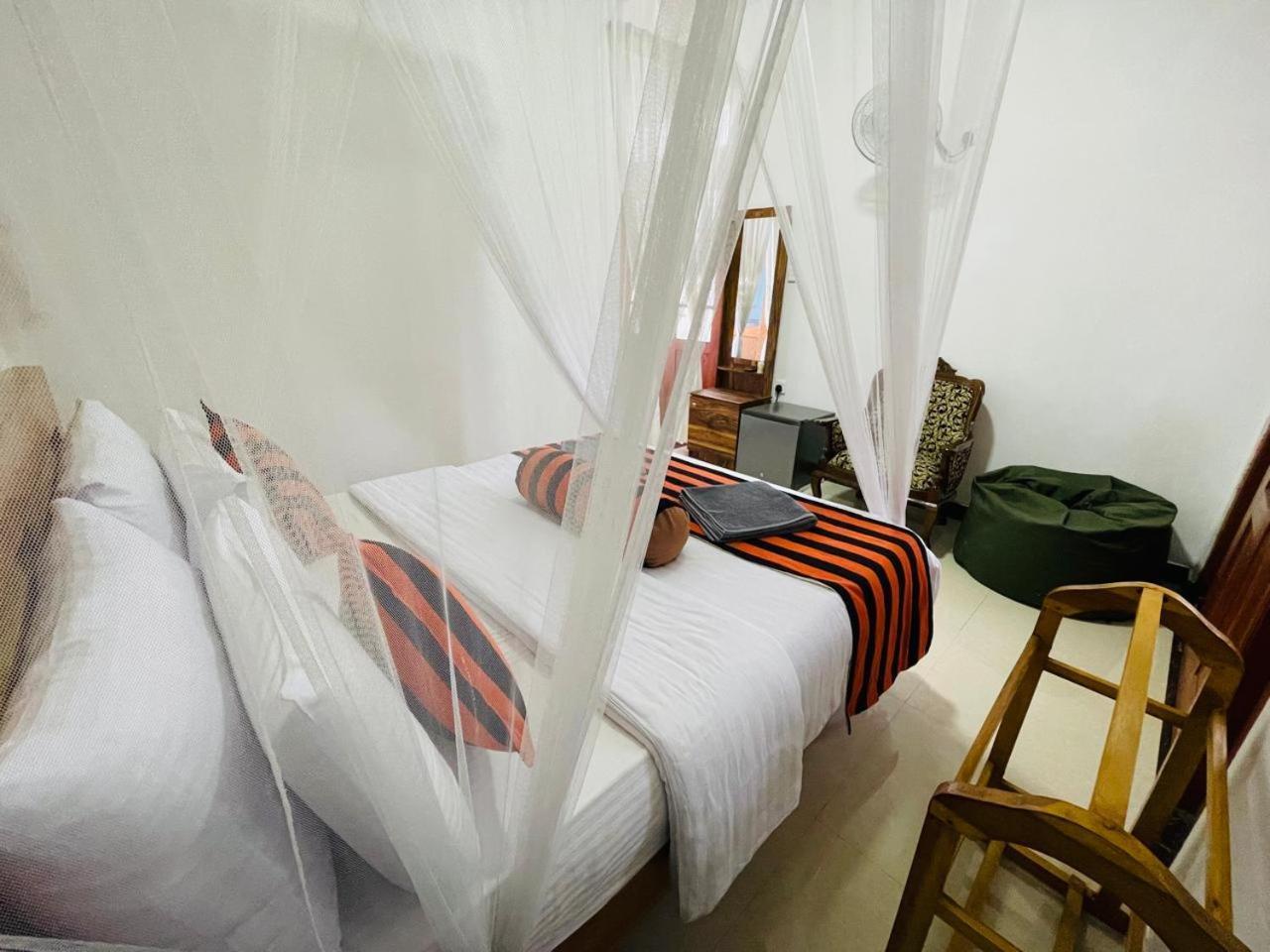 Ritz Inn Ella Kültér fotó
